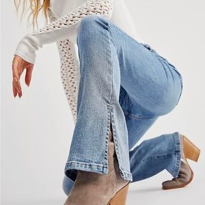 Free People Button Fly Split Hem Relaxed Fit Jeans. Size 26.